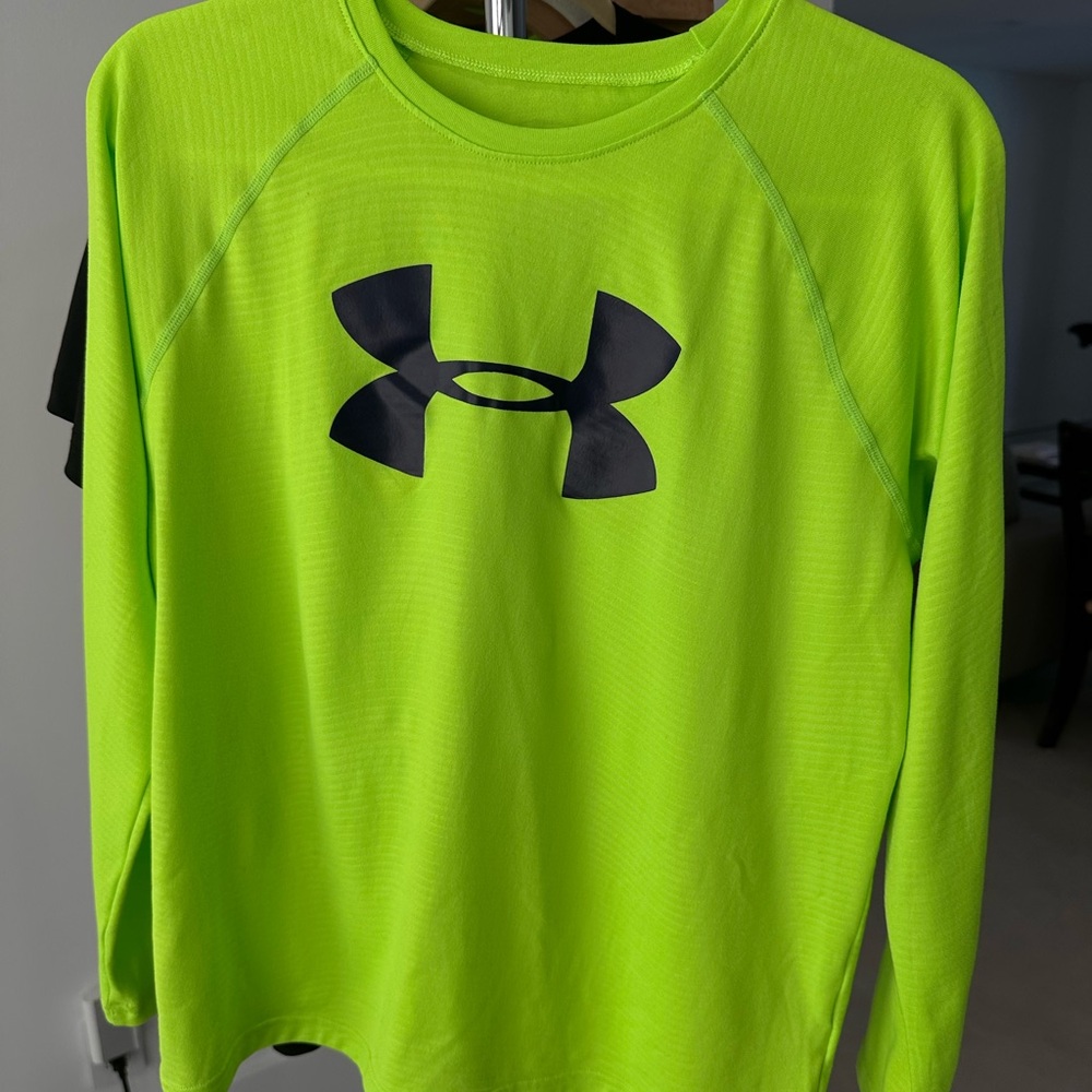 Boys UA LS tshirt